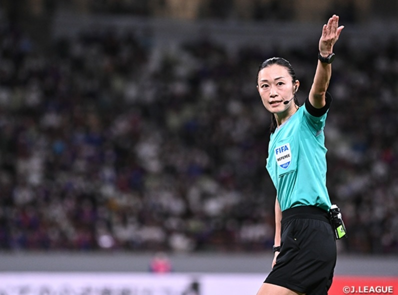 サッカーワールドカップ2022の日本人初女性審判は誰？どんな人？